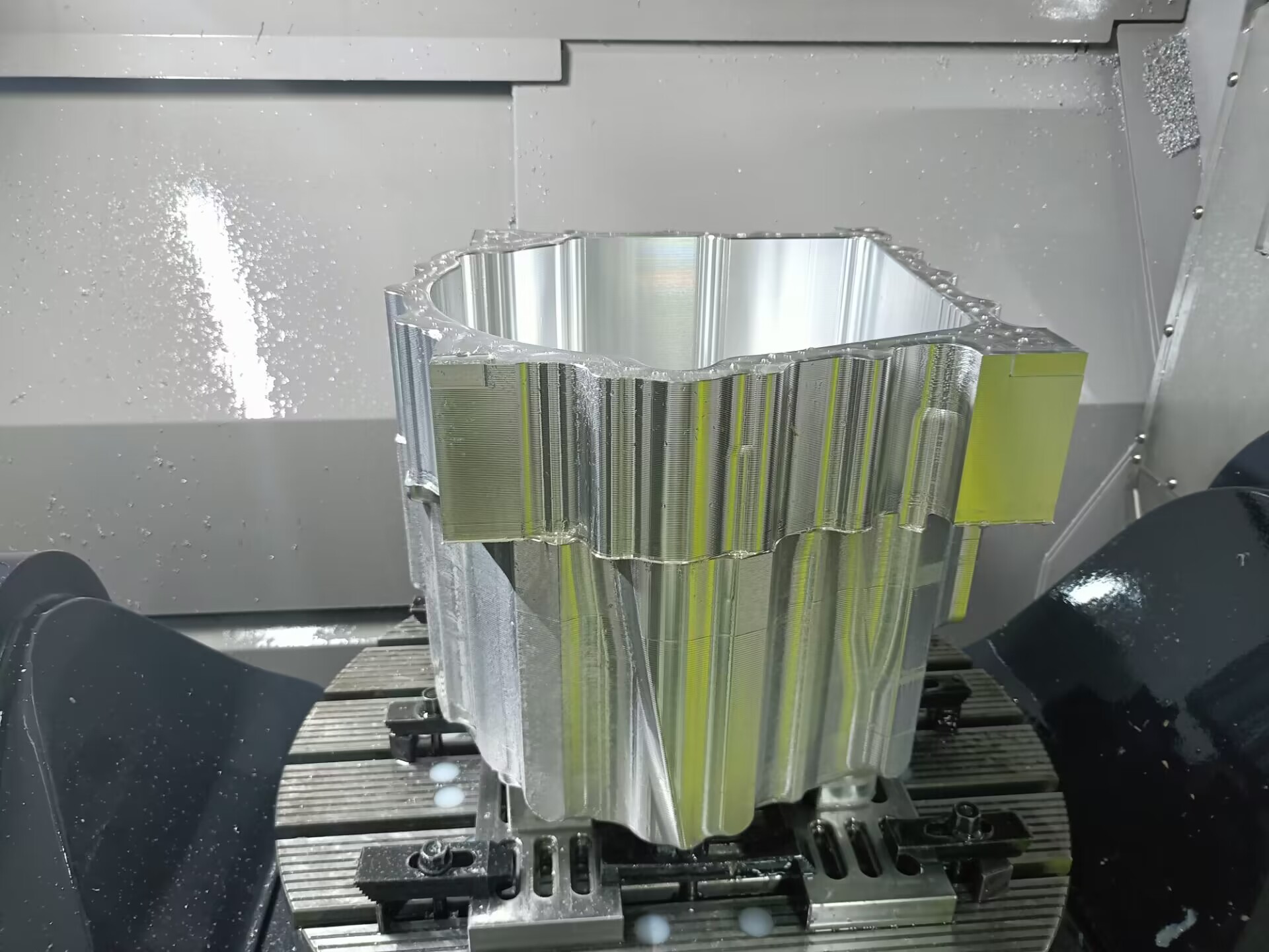 Machining of Motor Housings 1121 0