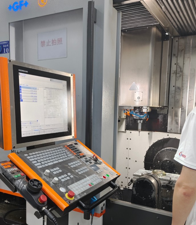 How to Control Precision in Mikron 5-Axis Machining for Turbine Impellers 11:58 1