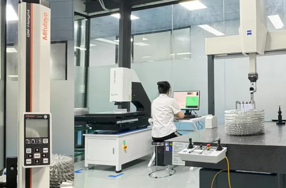 Why Equipment Capability Matters When Choosing a CNC Factory 13:29 3