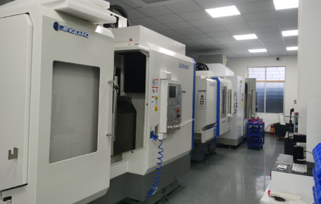 China's CNC Factory: Efficiency, Cost, and Reliability 01:34 3