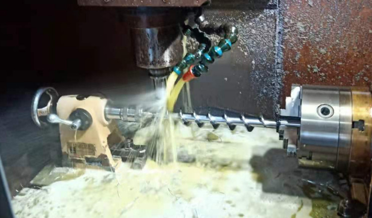 How to improve Thread Machining Quality with a Two-Tool Process 14:39 1